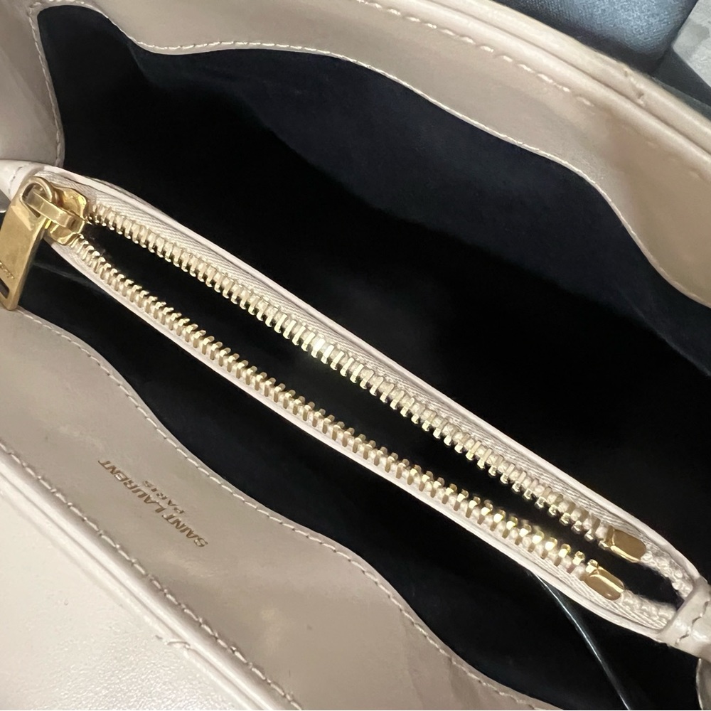 NEW🔥 YSL LOULOU SMALL IN QUILTED LEATHER - Picture 10 of 10
